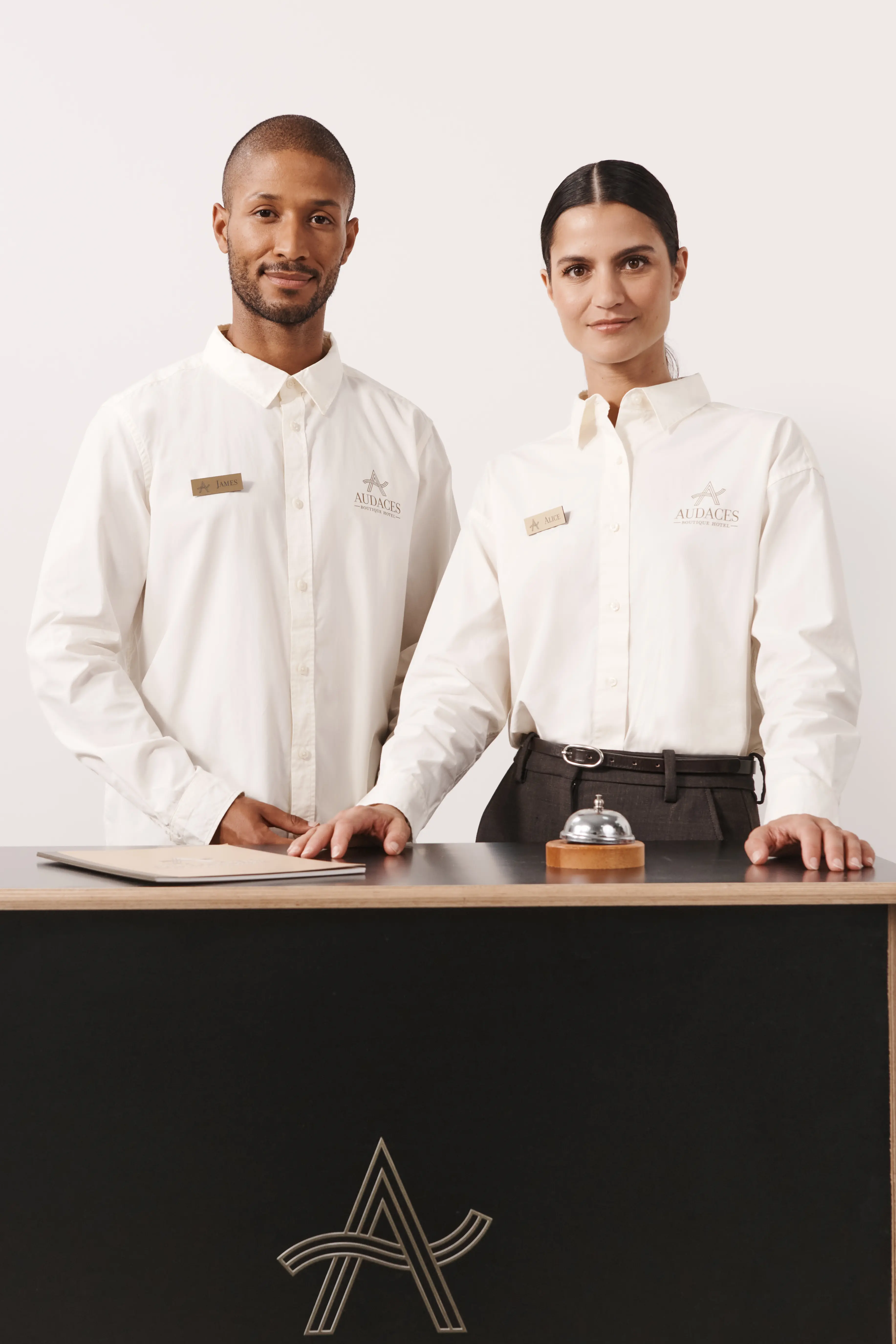 Service Hemd Bestickung