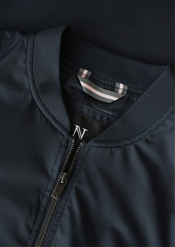 blee-l-darknavy_51.jpg