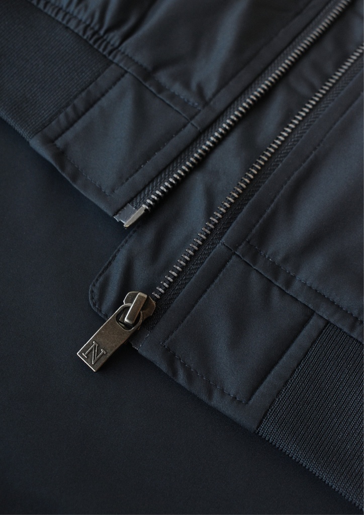 blee-l-darknavy_54.jpg