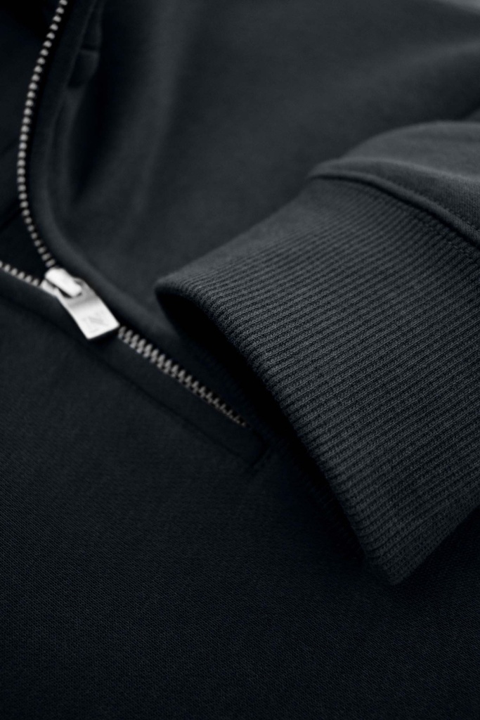 glendale_unisex_navy_closeup_2.jpg