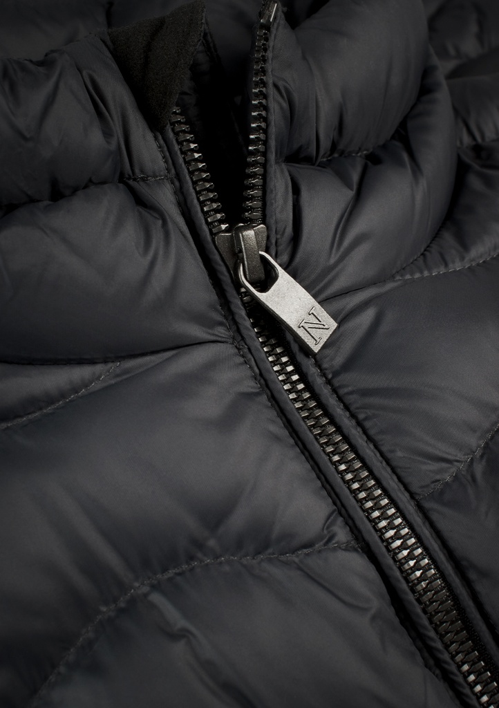verm-m-black_52.jpg