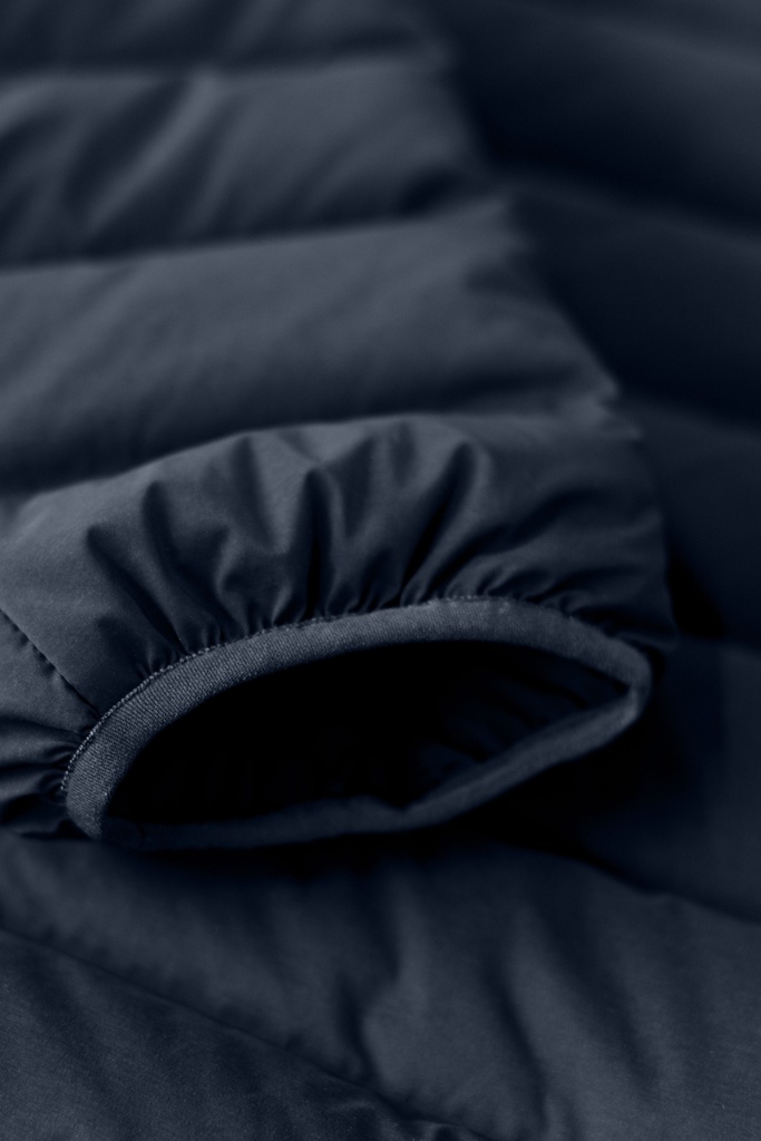 avalon_men_navy_closeup_3.jpg