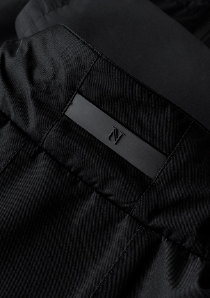 redm-m-black_51.jpg