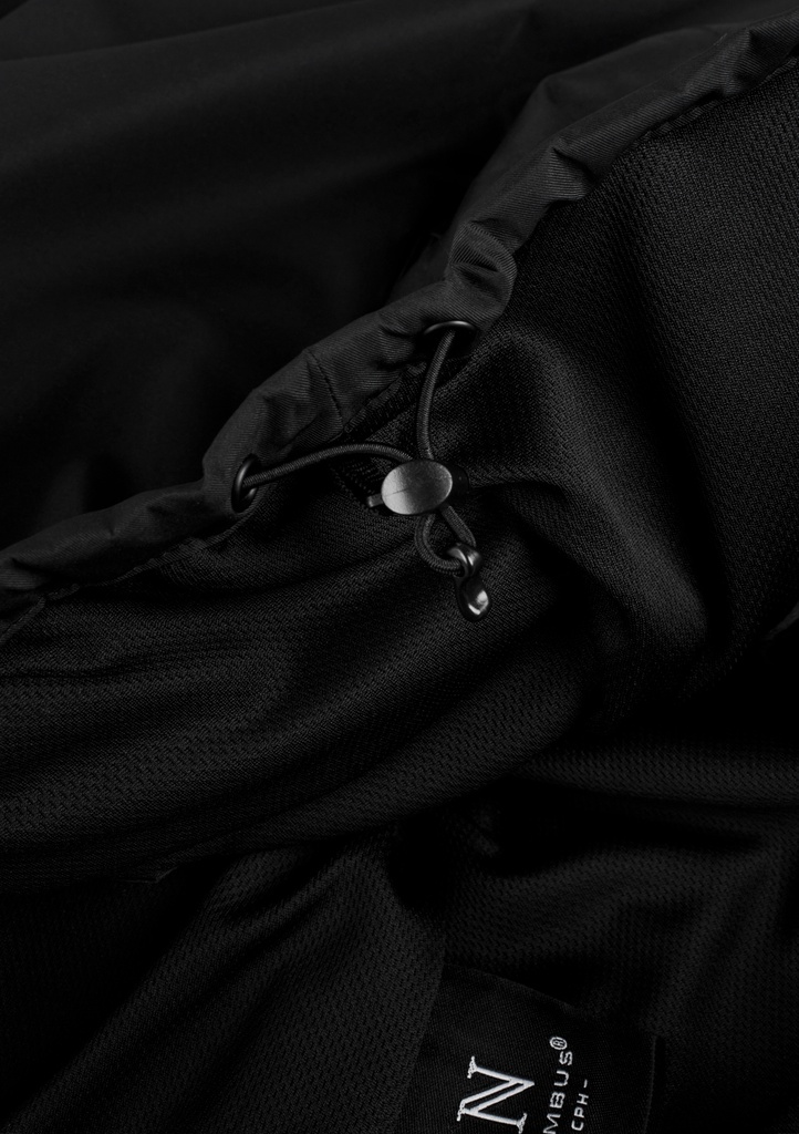redm-m-black_52.jpg
