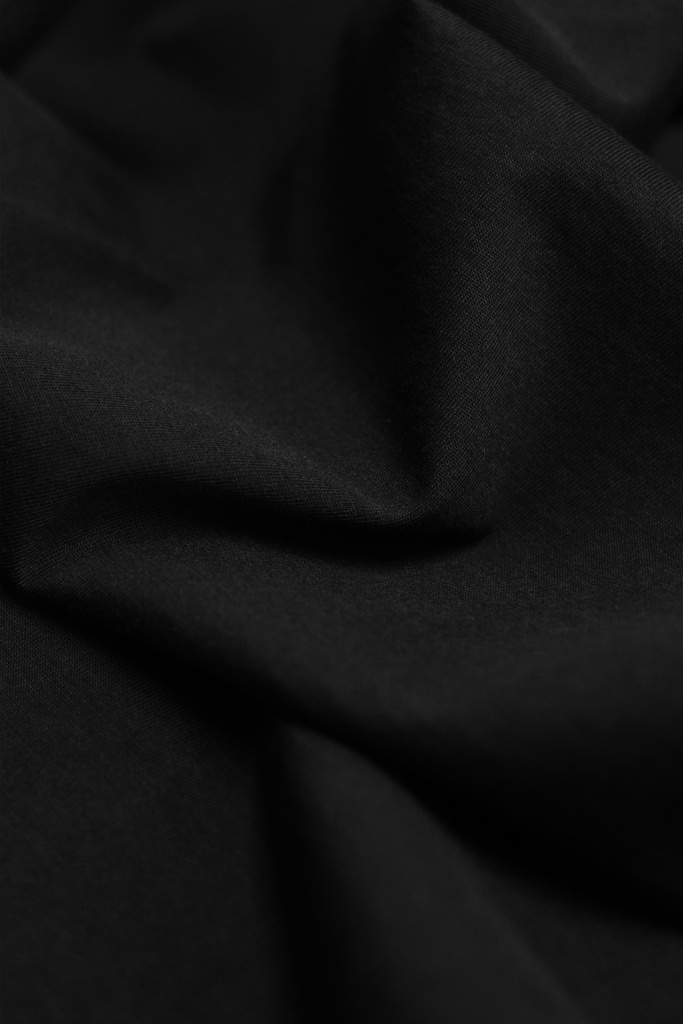 venice_men_women_black_closeup_4.jpg